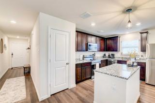 about 6 Mi to Waco Newly Constructed Family Home - Bellmead - 9