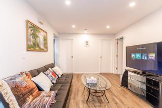 Southgate 5 Bedroom Vacation Home with Double Garage - 3