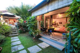 Bungalow Jepun at Villa Semua Suka - Ubud - 8