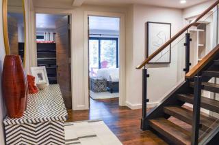 Wapo Contemporary 4BD with Hot tub - 2