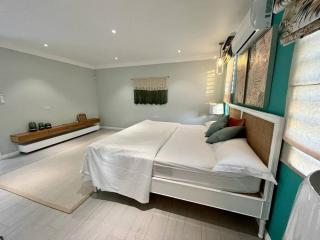 Rich villa is new, stunning and modern - Calodyne - 8