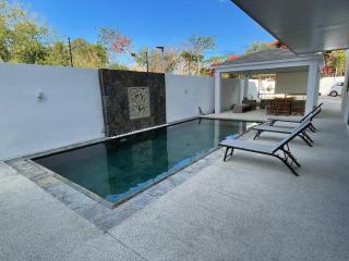 Rich villa is new, stunning and modern - Calodyne - 7