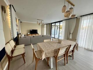 Rich villa is new, stunning and modern - Calodyne - 4