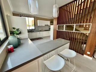 Rich villa is new, stunning and modern - Calodyne - 1