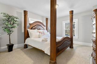 Cozy 4B Retreat Near Uptown King Beds Sleeps 12 - Charlotte - 9