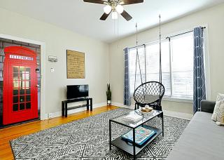 1920s Urban Charm, Lower-Greenville Ave Area - Dallas - 6