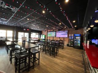 Commercial Hotel - Edmonton - 1