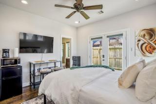 Clay Studio in the heart of EADO - Houston - 2