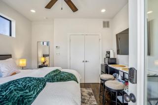 Clay Studio in the heart of EADO - Houston - 4