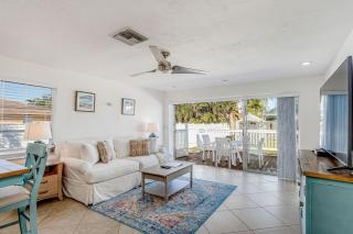 Sunny Sea Breeze - Naples - 0