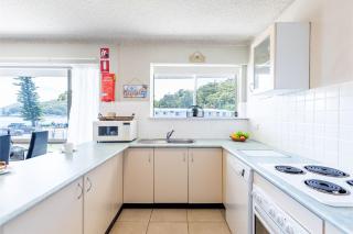 Shoal Towers, Unit 2 11 Shoal Bay Rd Air Conditioning Wifi free Netflix water views - Shoal Bay - 2