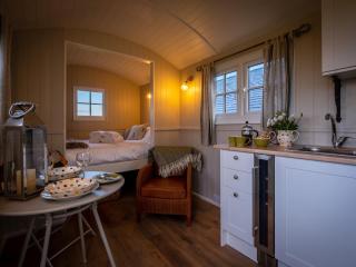 The Pleasant Hut at Mount Pleasant Farm - 7