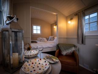The Pleasant Hut at Mount Pleasant Farm - 6