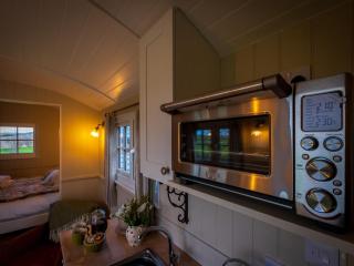 The Pleasant Hut at Mount Pleasant Farm - 3