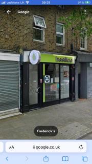 Redecorated Double room with shared bathroom and kitchen - London - 1