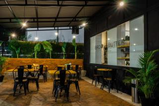 Berry Biz Hotel Sunset Road - Seminyak - 1