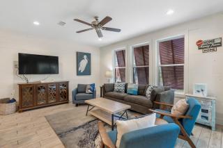 TRUE BLUE-Coastal cottage-3 min walk to beach! POOL! - Gulf Shores - 4