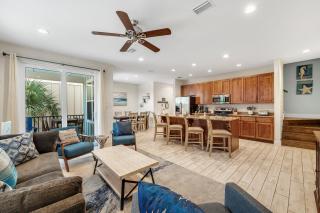 TRUE BLUE-Coastal cottage-3 min walk to beach! POOL! - Gulf Shores - 2