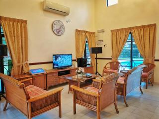 Yussy Homestay at Afamosa Villa - 5
