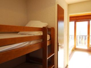 Studio cabine au pied des pistes avec balcon et parking gratuit, proche commerces - Auris en Oisans - FR-1-297-69 - Auris - 4