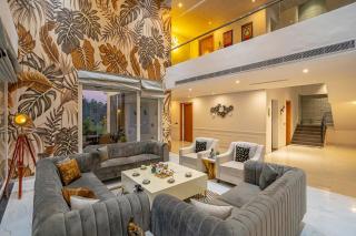 StayVista at Le Blanc Escape w Outdoor Pool - Sohna - 3