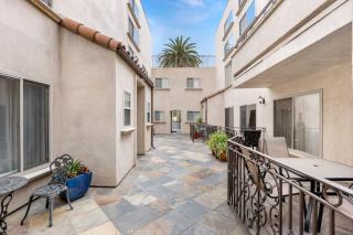Luxury 2-Bedroom Condo in Studio City - Los Angeles - 6
