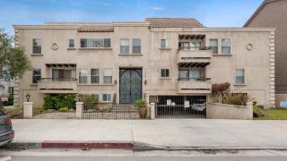 Luxury 2-Bedroom Condo in Studio City - Los Angeles - 9