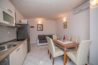 Apartment in Okrug Gornji with sea view, balcony, air conditioning, WiFi 5048-4 - 1