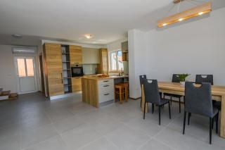 Stunning beachfront apartment with roof terrace - 2