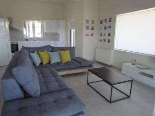 Beautiful 3-Bed House in Chania with garden - 3