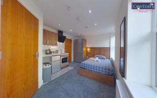 Victoria House - Deluxe Studios in Coventry City Centre, free parking, by COVSTAYS - 5