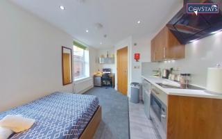 Victoria House - Deluxe Studios in Coventry City Centre, free parking, by COVSTAYS - 2