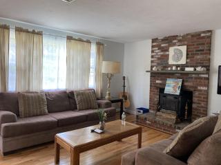 A Cozy Cape house steps to Restaurants & Beaches ~1.4 miles down scenic roads - 5