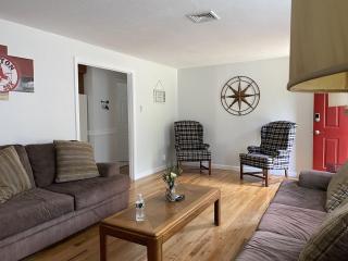 A Cozy Cape house steps to Restaurants & Beaches ~1.4 miles down scenic roads - Yarmouth - 3
