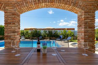 Rustic Villa Lara with pool - Čabrunići - 7