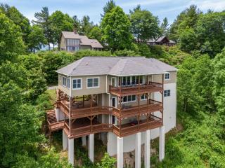 Hangin' Out - Blowing Rock - 9