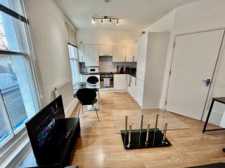 Modern apartment with large patio in central Marylebone - Londra - 3