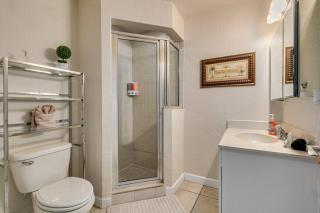 Walk to the Beach and Restaurants! - Coconut Villa's Suite 2 - St Pete Beach - 1