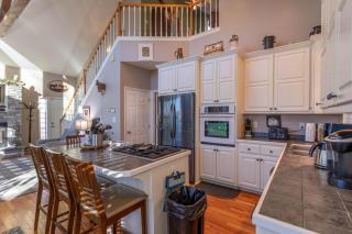 Misty Mountain Hideaway - Blowing Rock - 2