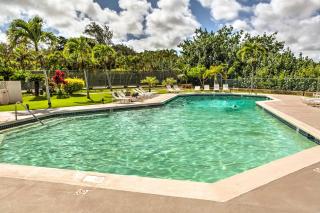 Pristine Lihue Condo with Balcony Walk to Beach! - Lihue - 9