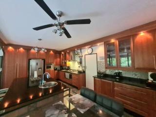 Tropical 4 Bedroom 3 bathroom 8 to 10 sleeper Holiday Getaway - Port Edward - 0