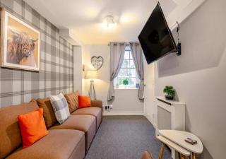 Townhouse Apartment 3 Bedroom High St Montrose - 9