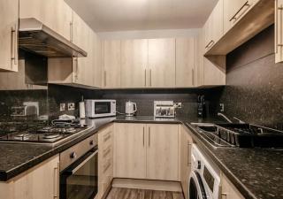 Townhouse Apartment 3 Bedroom High St Montrose - 5
