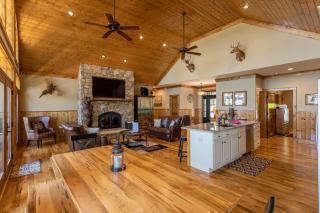 Papa Bear Lodge at Eagles Nest - 4