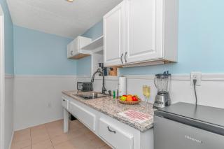 125 Atlantic Avenue Unit F - Pet Friendly! Walk To The Beach and Pier! 1BR -1BA - Sleeps 2-4 guests! - Myrtle Beach - 4