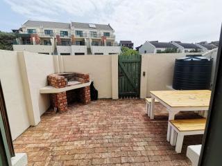 Beachfront apartment in a secure complex - Port Alfred - 2