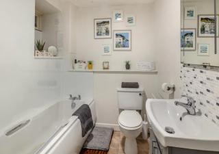 Townhouse Apartments 4 Bedroom High St Montrose - 2