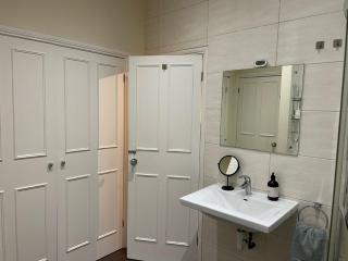 Private king room with huge en-suite in shared house in Marylebone - Londra - 4