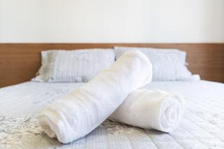 Aptos em Bal Piçarras a150m da PRAIA, dois quartos, sala de estar, COZINHA COMPLETA, SACADA com CHURRASQUEIRA, WI-FI, PISCINA, PORTARIA 24h, PLAYGROUND e QUADRA DE ESPORTES - 7