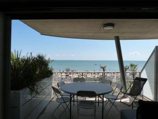 Appartement 2-6 pers, 2 ch, balcon, piscine, accès plage, parking - FR-1-194-234 - 0
